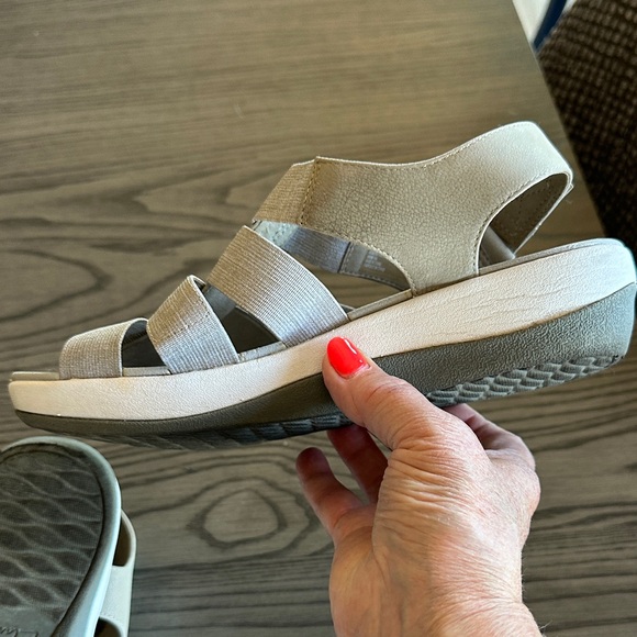 Cloudsteppers Sandals - Picture 3 of 7